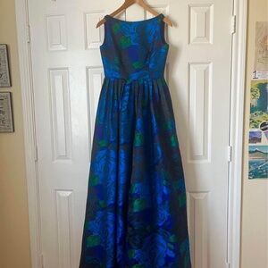 AS NEW! Gorgeous homecoming/bridal/prom/quinceanos/dress by A.Pappel